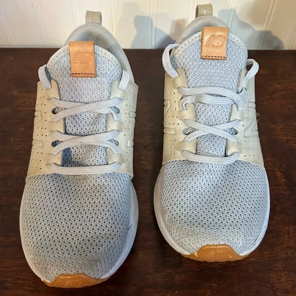 New Balance Blue Sneakers with Modern Design and Comfort - Picture 2 of 5